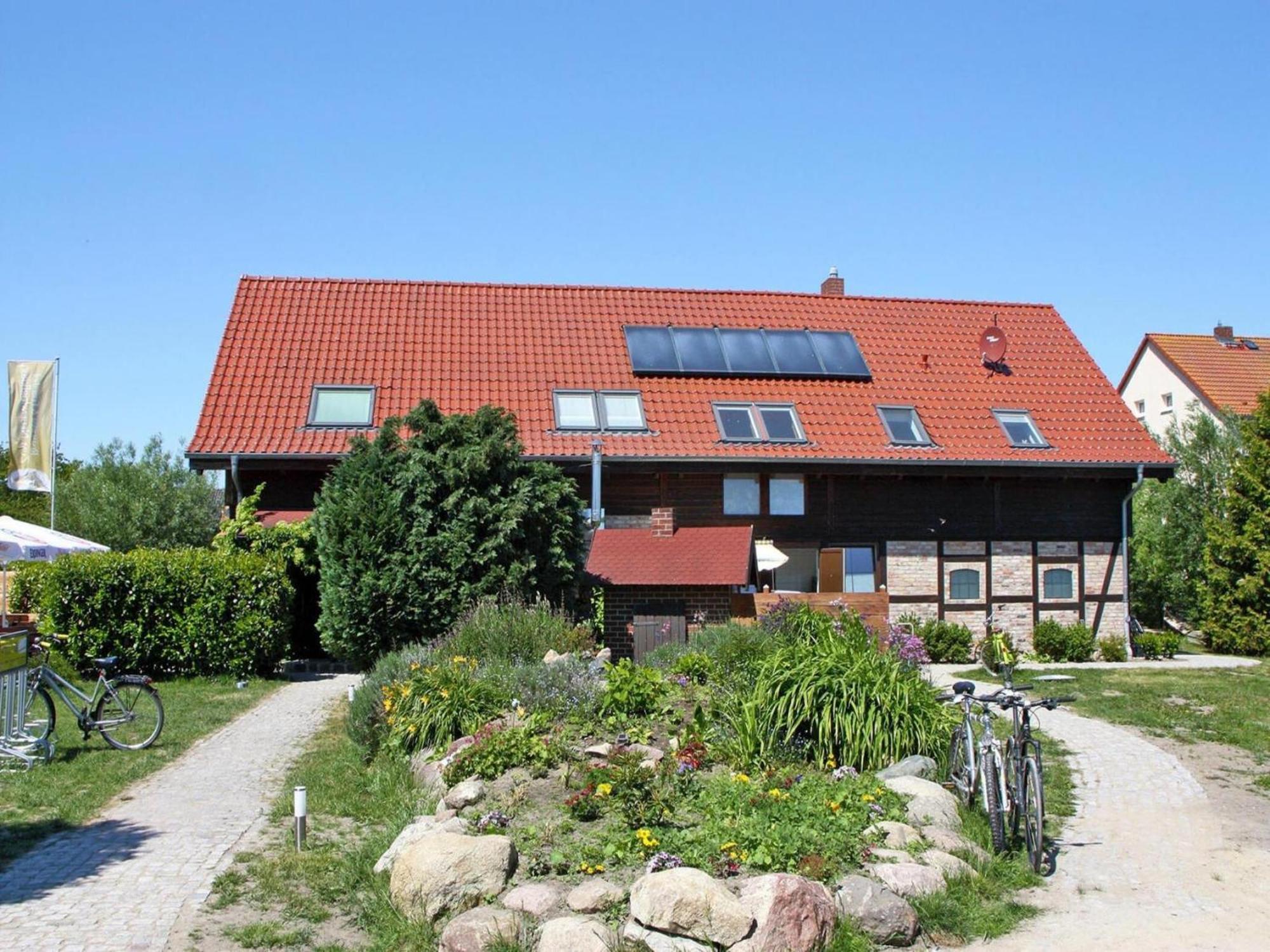 Farmstay Neuendorfkrug, Luetow Lutow Esterno foto